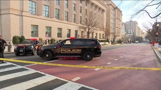 1 detained after allegedly driving van through barricade near White House