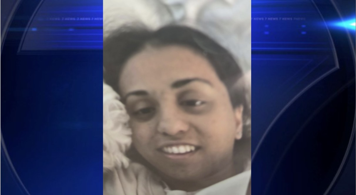 Search underway for 20-year-old woman last seen near Broward College building in Davie