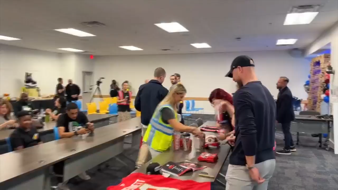 Florida Panthers star Sam Bennett connects with young fans from Big Brothers Big Sisters at Opa-Locka community event – WSVN 7News | Miami News, Weather, Sports | Fort Lauderdale