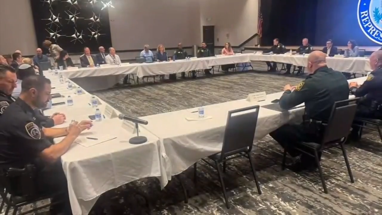 Wasserman Schultz, law enforcement and community leaders discuss how to handle threats, increase safety for Jewish community