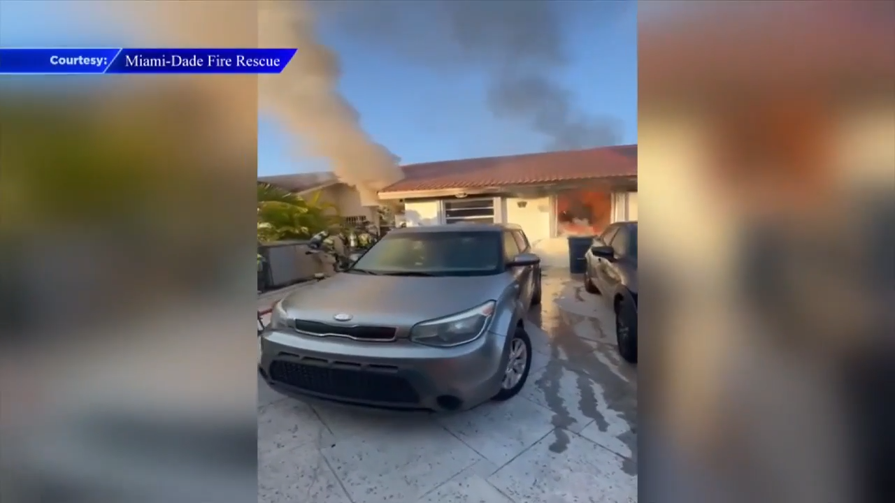 SW Miami-Dade townhouse goes up in flames after reptile light starts blaze