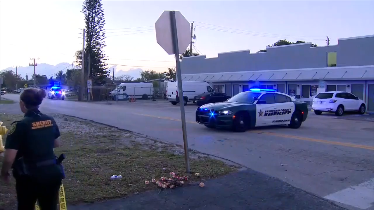 1 arrested, with suspect and 2 victims hospitalized after domestic-related stabbing in Deerfield Beach; pursuit in Pompano Beach