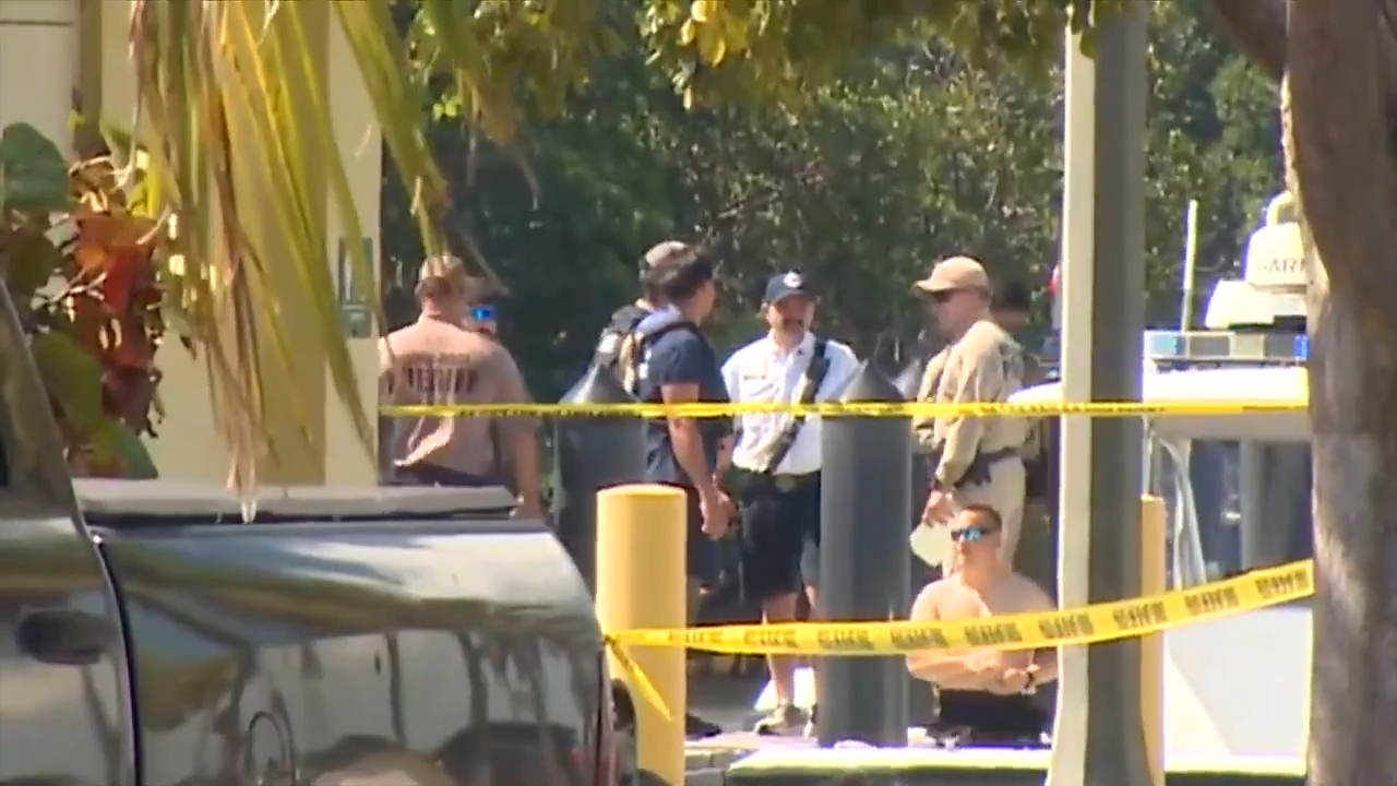 1 killed, 1 hospitalized after vessel loses control in Biscayne Bay