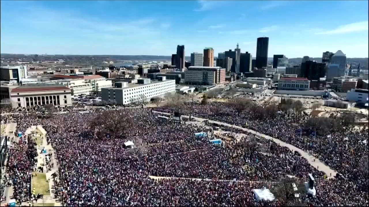 ‘No Kings’ rallies draw crowds across US, in Europe. Springsteen headlines Minnesota demonstration