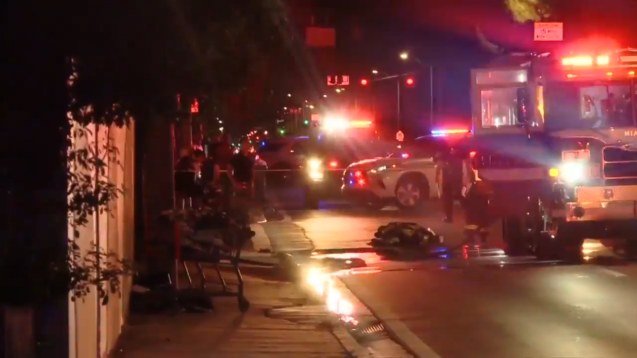 Storage building catches fire in Miami