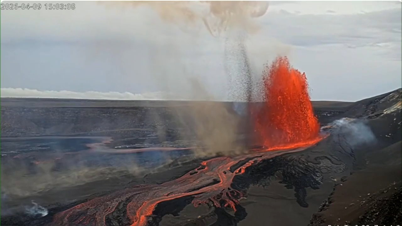 Kilauea eruption episode 44 fountains for over 8 hours; tephra chunks falling in nearby areas