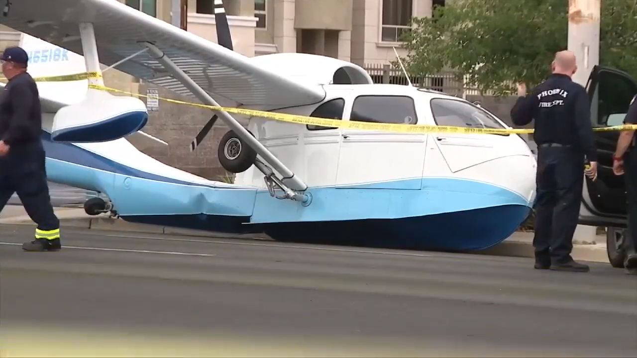 3 hurt after plane crashes in the middle of roadway in Phoenix