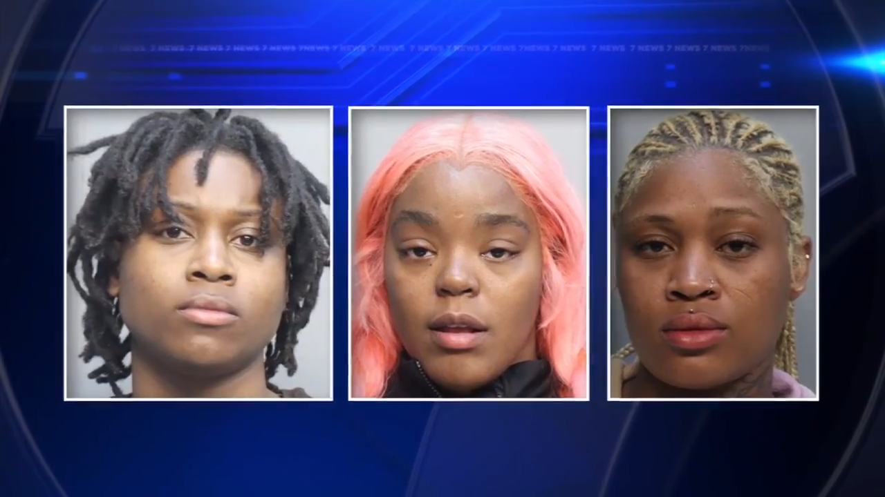 Bodycam footage shows deputies arresting 3 women boarding Frontier flight at MIA