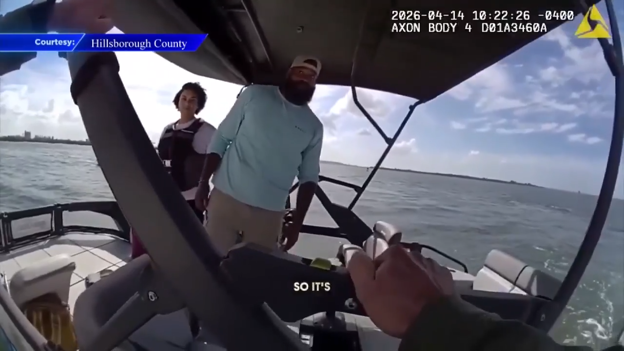 Deputies rescue pair of boaters from sinking boat in Tampa Bay
