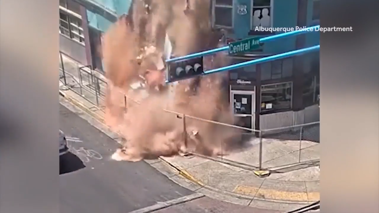 Historic Lindy’s Diner owners mourn as building partially collapses on Route 66