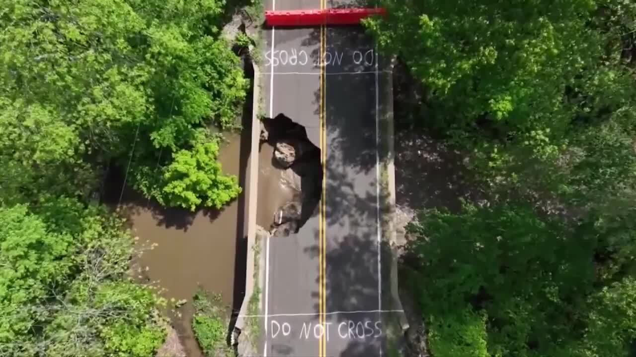 Family drives into sinkhole on 96-year-old Franklin County, Kansas, bridge