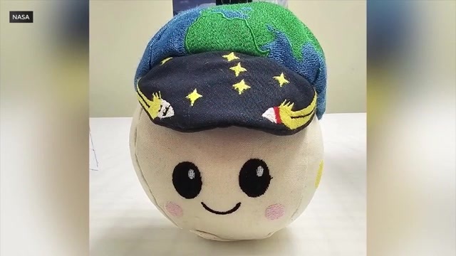 California 2nd grader’s zero-g indicator mascot design takes off with Artemis II