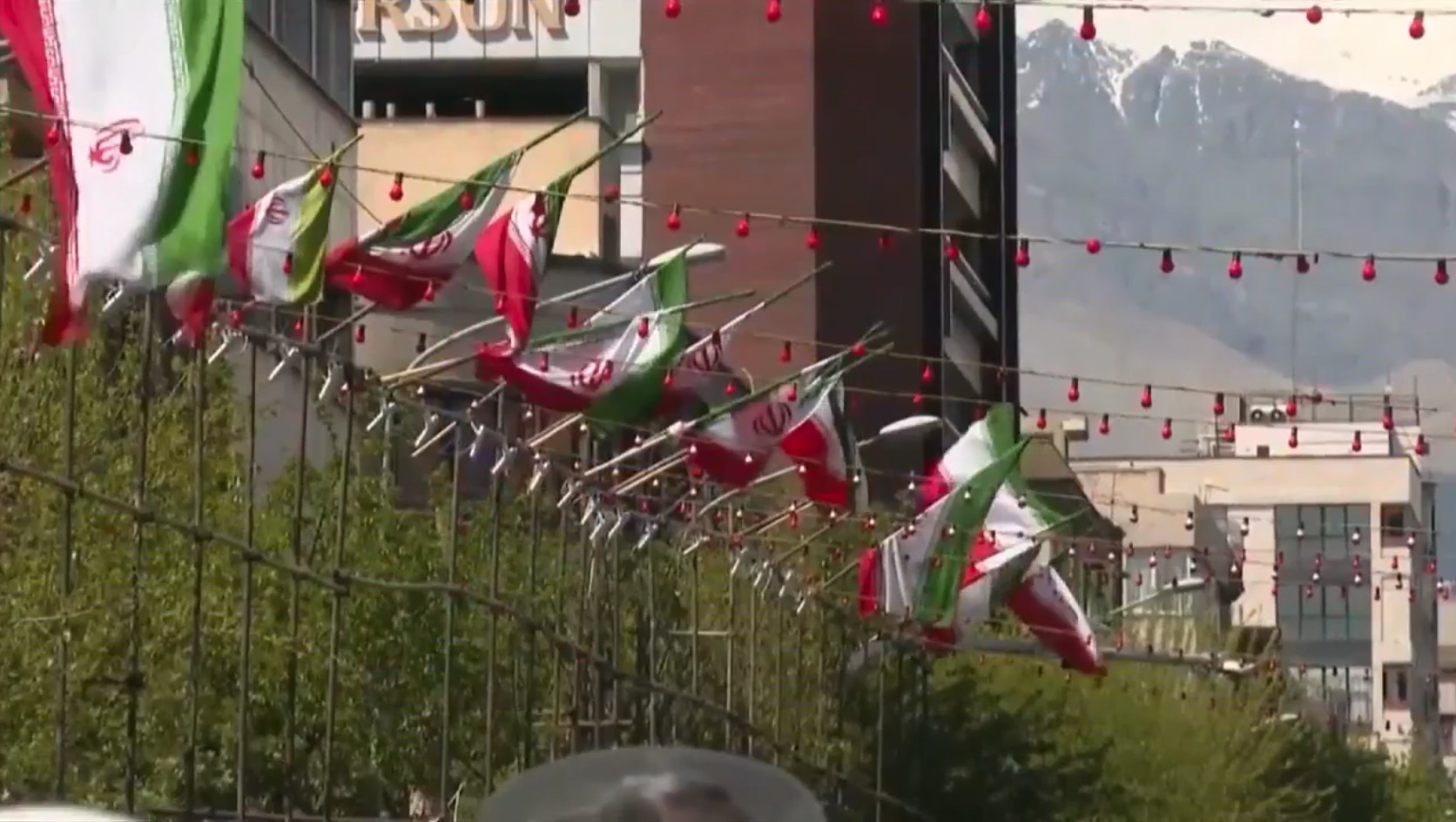 Pakistani army chief visits Tehran in hopes for renewed talks between US and Iran