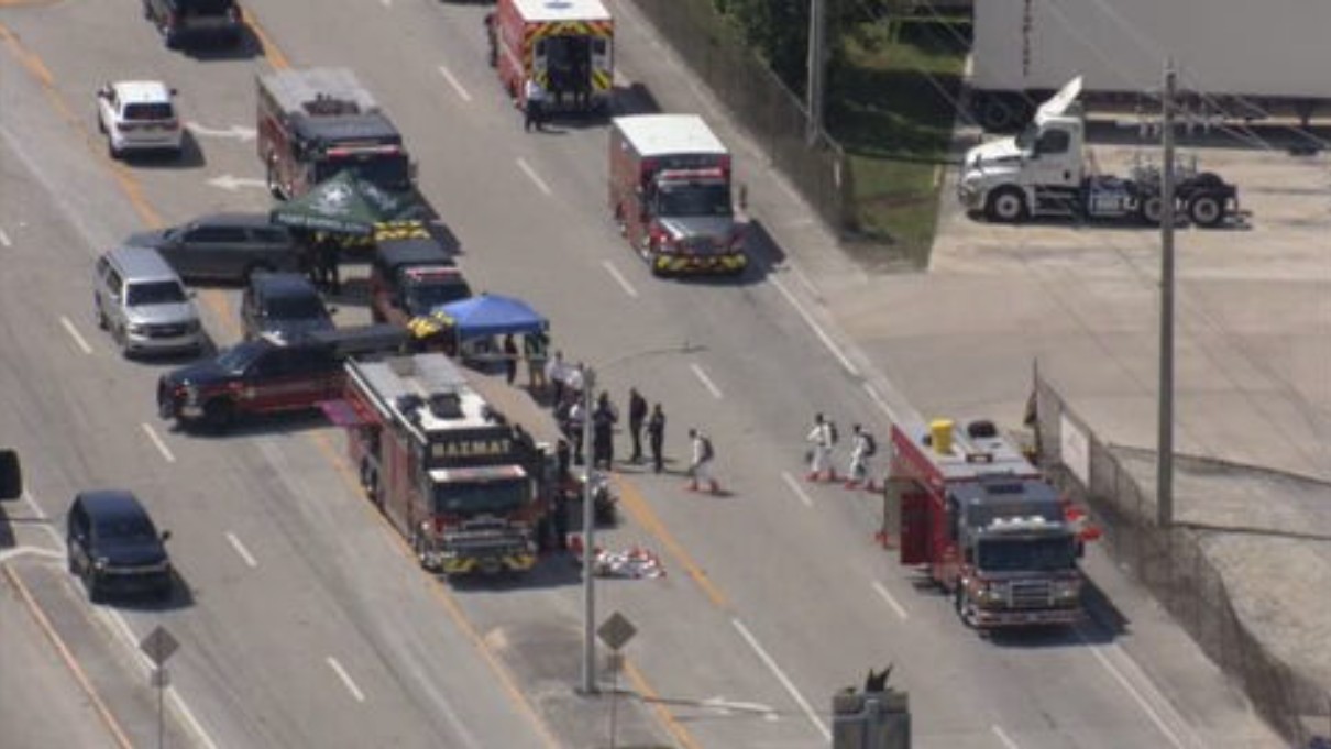 Ammonia leak at Port Everglades prompts road closures; 1 stable