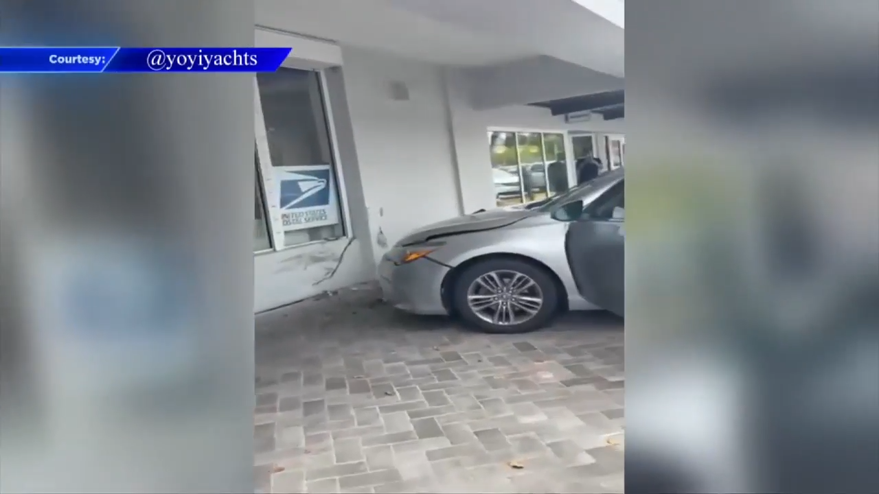 2 hospitalized after car slams into USPS post office in Pinecrest