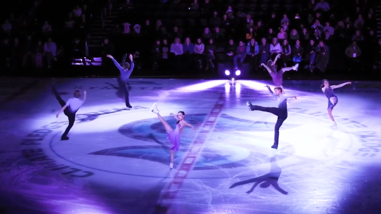 Olympic figure skater stars talk to Deco and dazzle the ice rink with Stars on Ice event