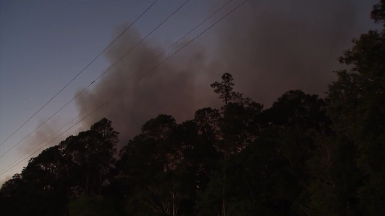 Firefighters battle brush fire near Jacksonville, at least a dozen homes evacuated