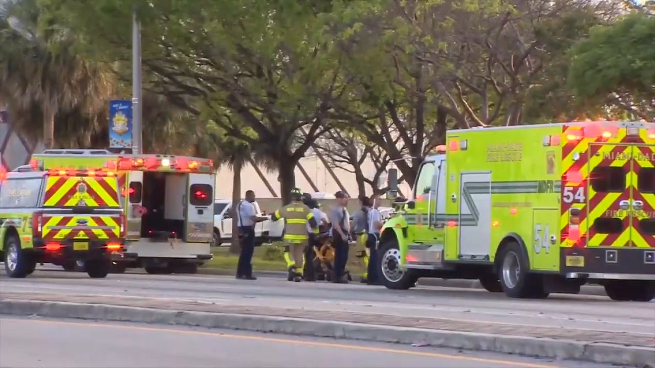 1 man dead, 2 women airlifted in critical condition after crash in Opa-Locka