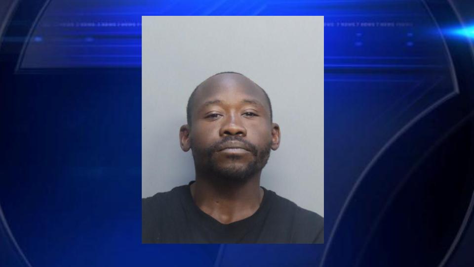 Miami man accused of firing shot during golf cart robbery attempt, police say