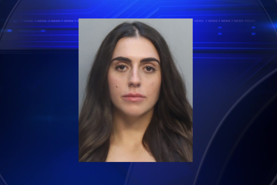 Woman arrested for hitting man with glass frame at Kiki On The River in Miami