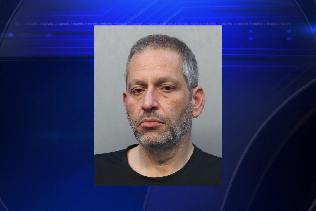 Man arrested for pointing gun at valet worker in Miami Beach