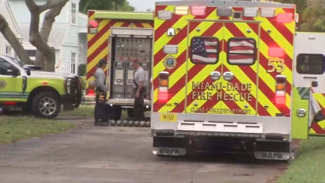 Crews extinguish fire at Southwest Miami-Dade home; one injury reported