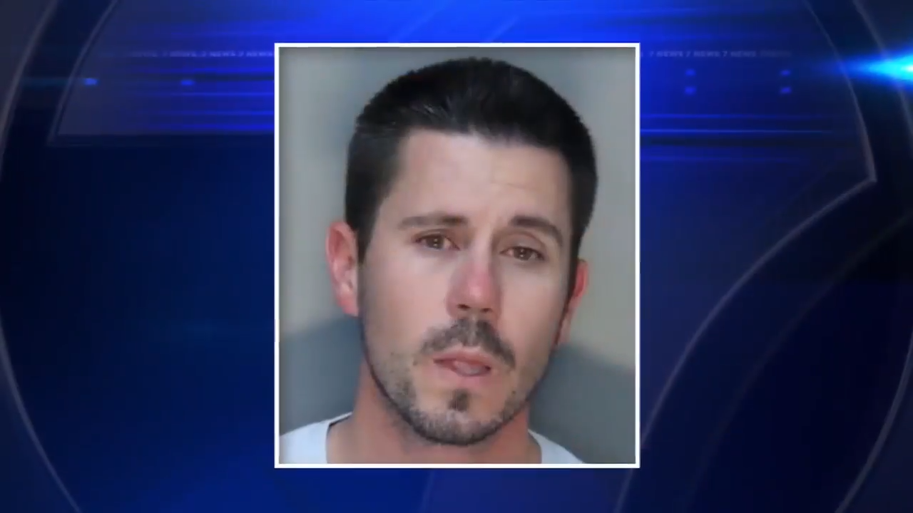 Secret Service employee exposed himself to guests at DoubleTree near MIA, masturbated in front of them, detectives say