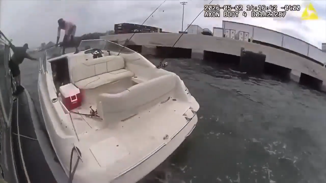 Deputies rescue drifting boater in Tampa Bay