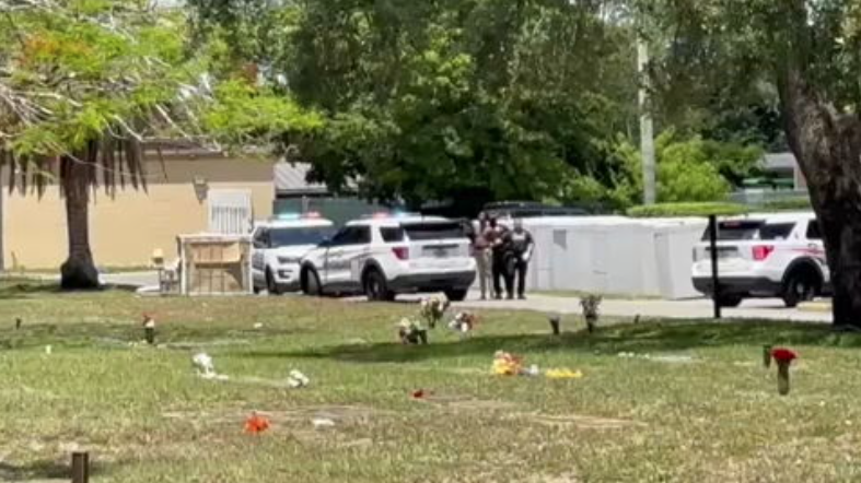 Man arrested after allegedly robbing a Pizza Hut in North Miami