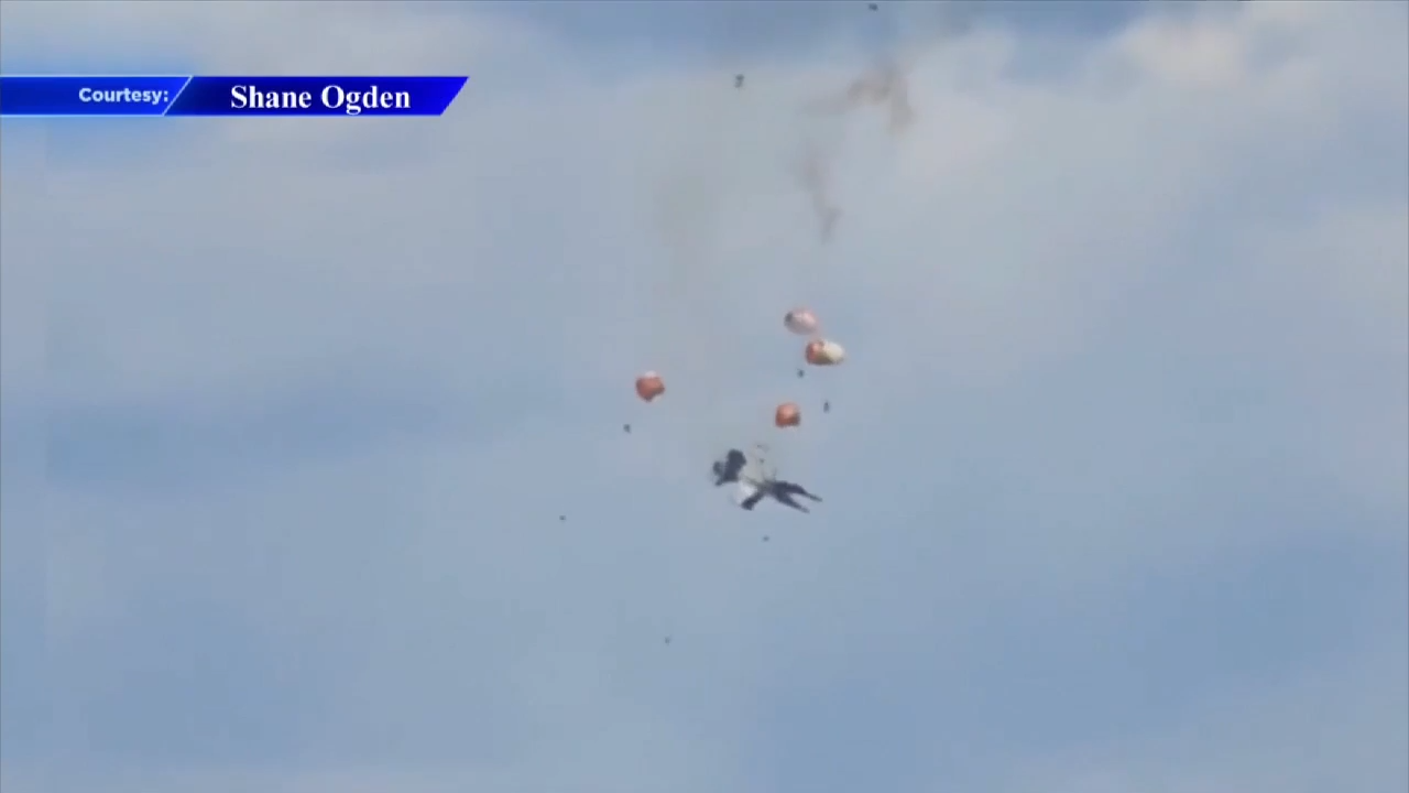 4 crew members eject safely after two Navy jets crash during air show in Idaho