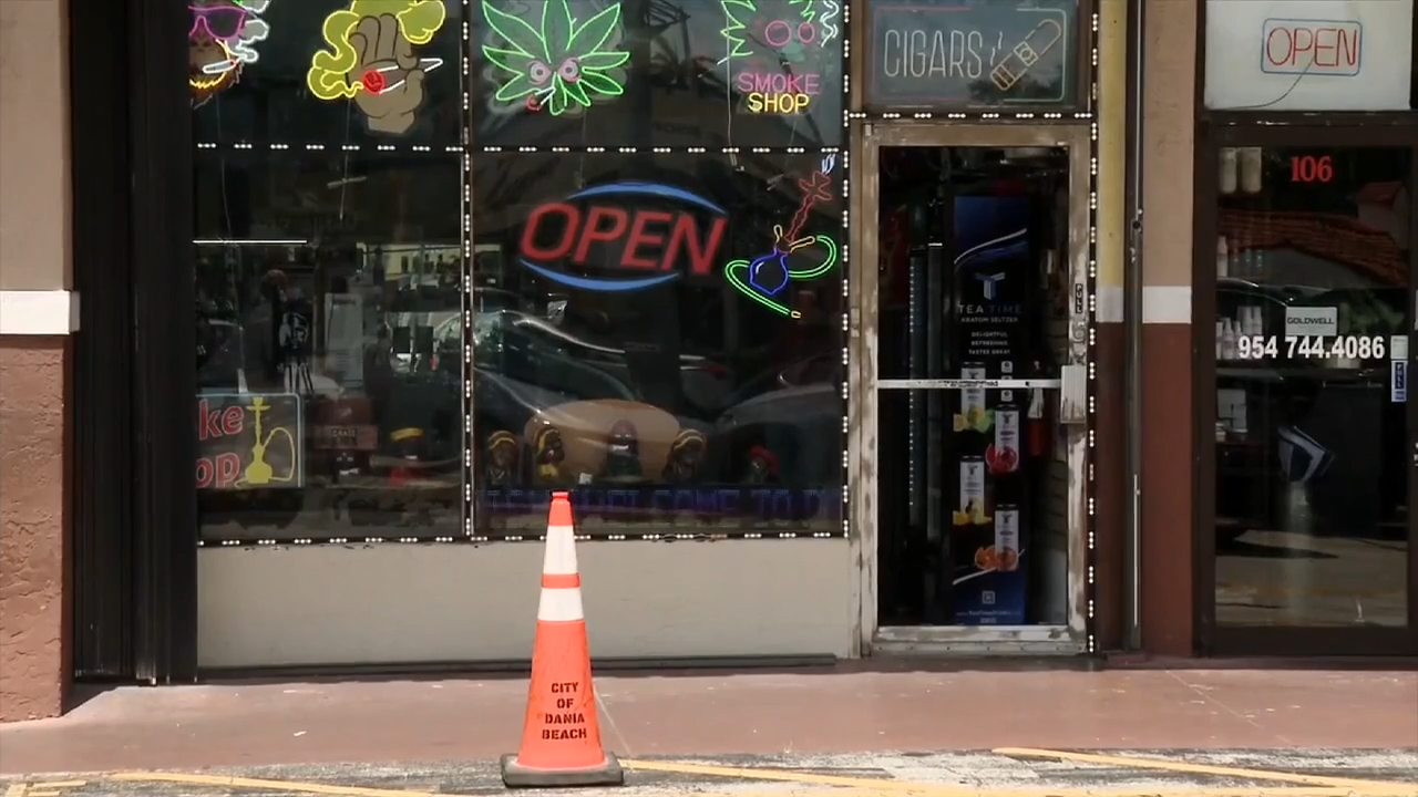 Deputies investigate smoke shop burglary in Dania Beach