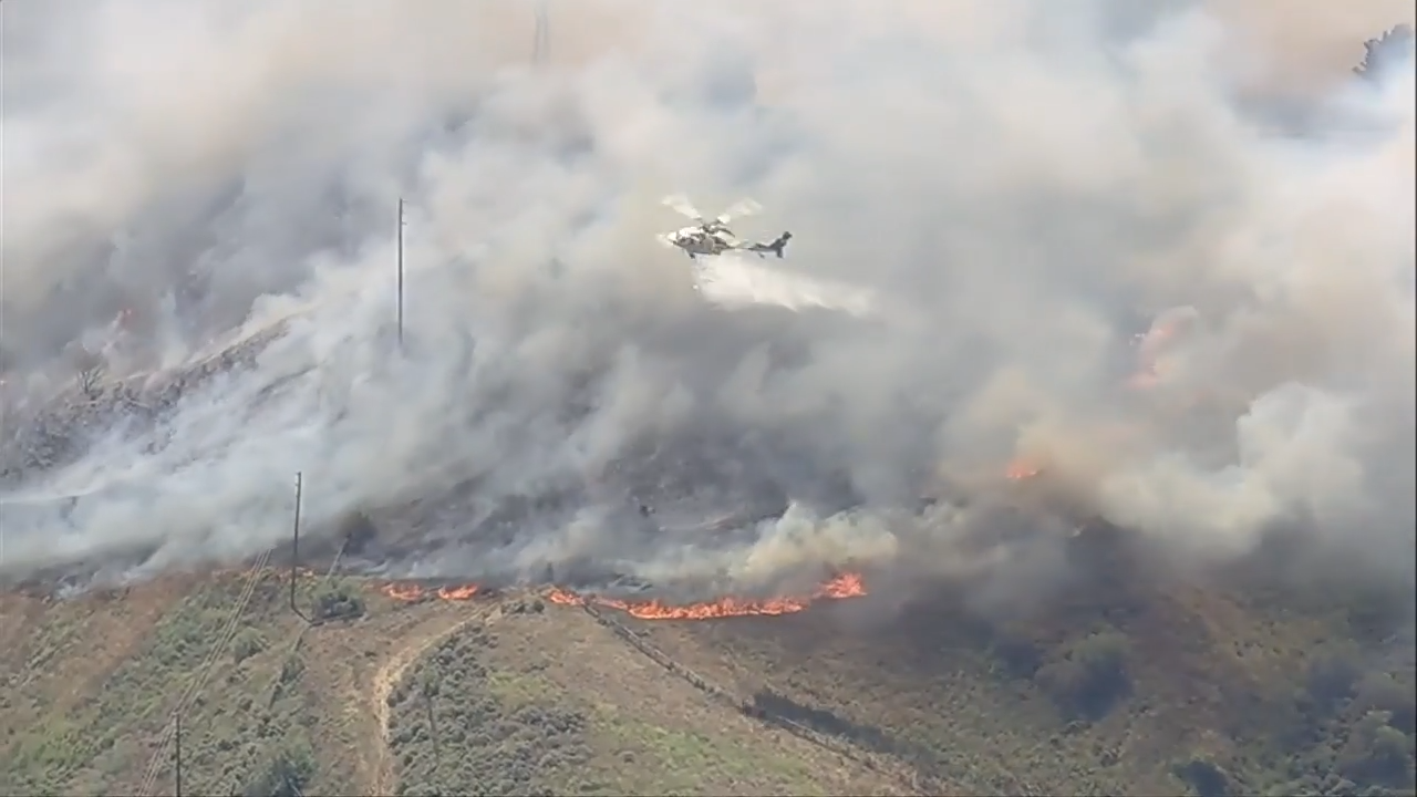 Thousands ordered to evacuate as Southern California wildfire threatens homes