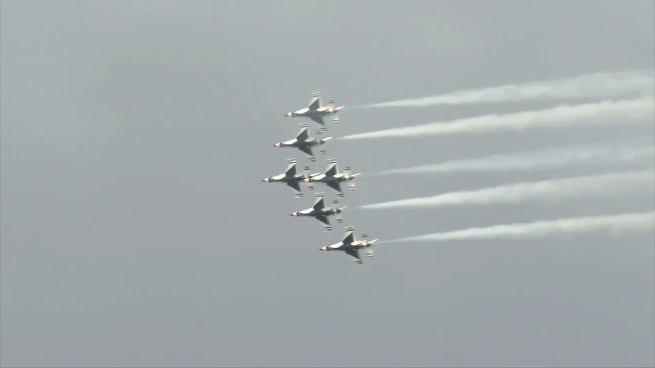 Miami Beach enjoys final day of Hyundai Air and Sea Show