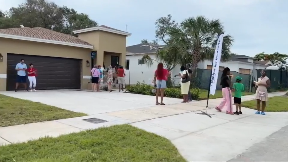 Habitat for Humanity dedicates new homes to 4 families in Fort Lauderdale