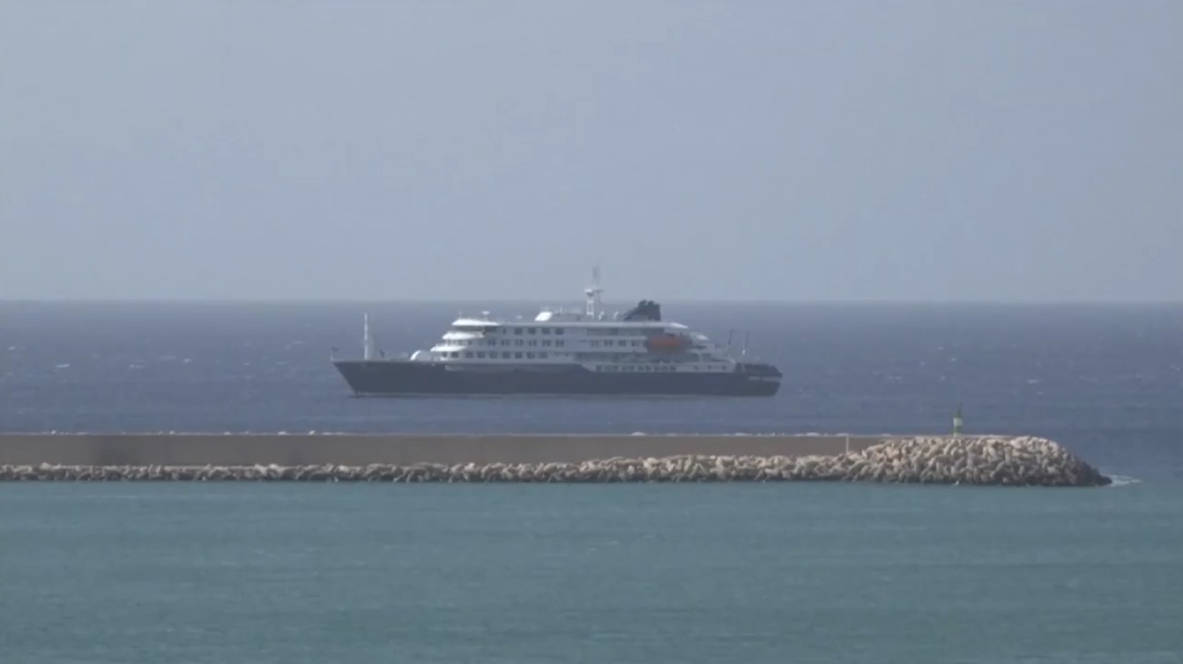 Human-to-human transmission suspected on board hantavirus cruise ship, WHO says