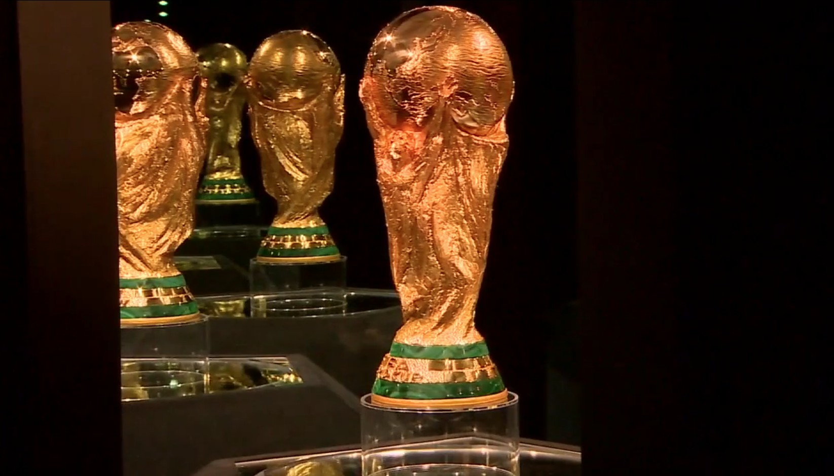 FIFA World Cup Trophy goes on display at FIU’s Pitbull Stadium – WSVN 7News | Miami News, Weather, Sports | Fort Lauderdale
