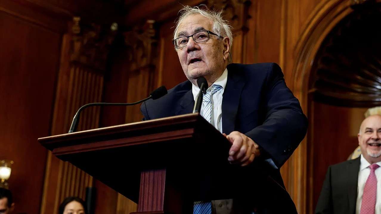 Barney Frank, liberal congressman and trailblazer for gay rights, dies at 86