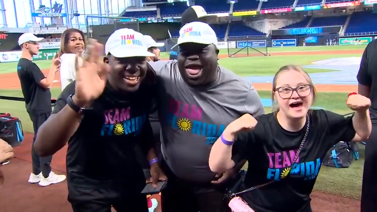 Marlins welcome special guests at loanDepot Park ahead of start to Citrus Series with Rays