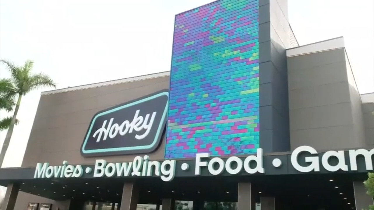 Enjoy an all-in Summer Pass and $1 movie tickets at Hooky’s 