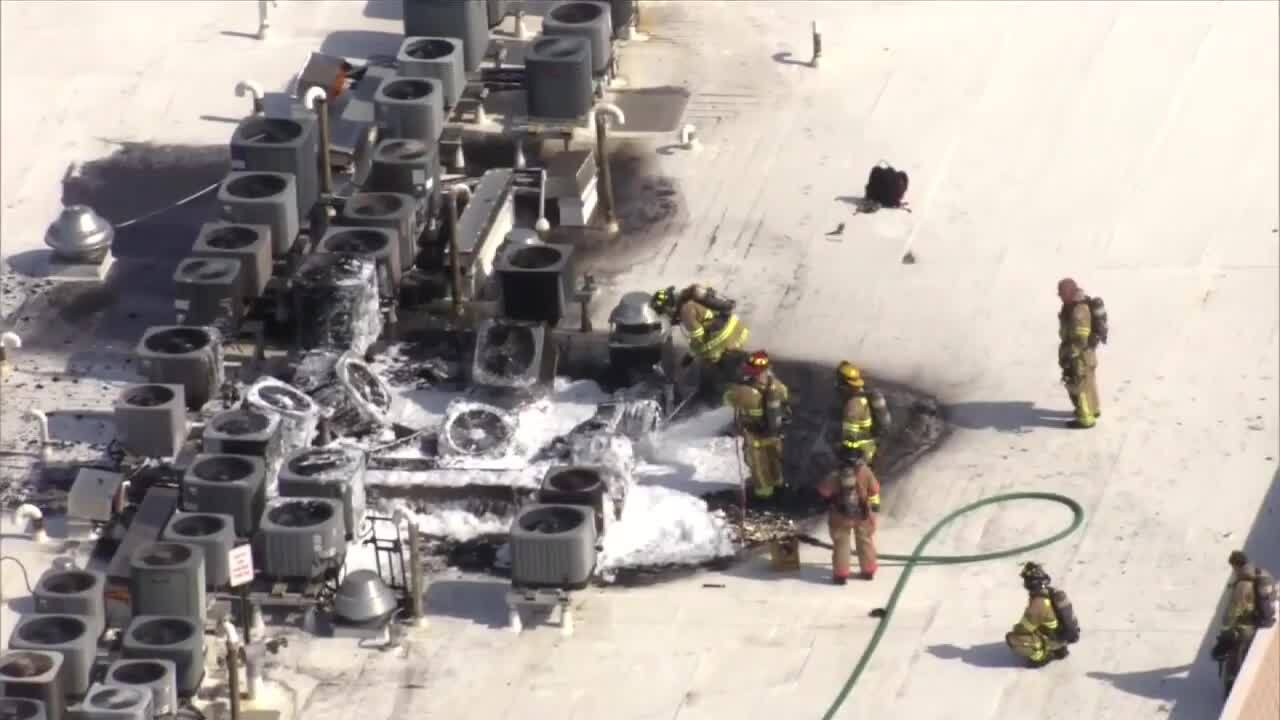 Crews extinguish apartment fire on Hillsboro Beach; no injur