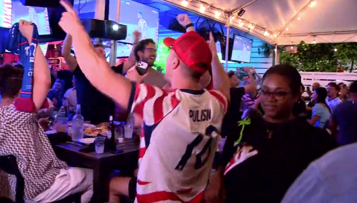 Fans donning stars and stripes show up in droves at World Cup watch parties in Miami-Dade, Broward