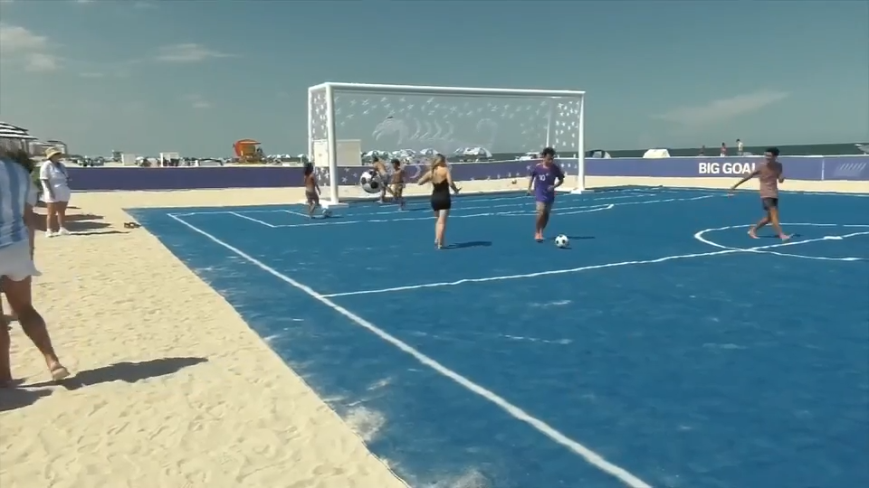 wsvn.com - Litzy Grijalba - New art exhibition in Miami Beach combines world-class sports with ocean literacy - WSVN 7News | Miami News, Weather, Sports | Fort Lauderdale