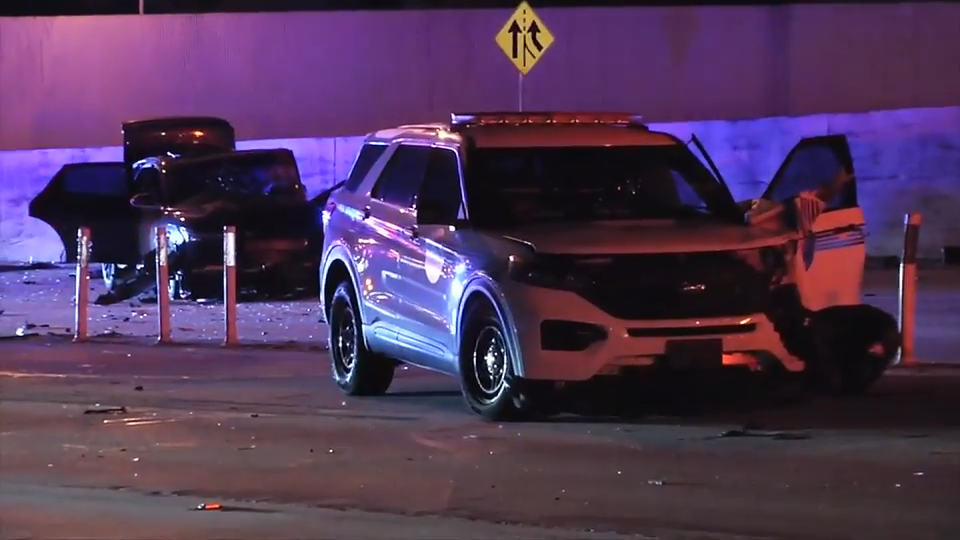 Miami police officer hospitalized after wrong-way crash on I-95; driver remains in critical condition
