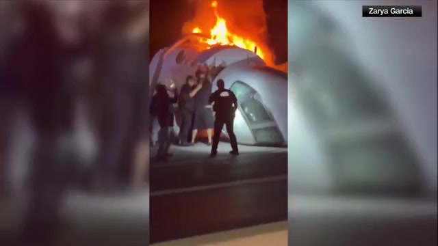 1 killed when small plane crashes on Texas highway. People leave vehicles to try to help