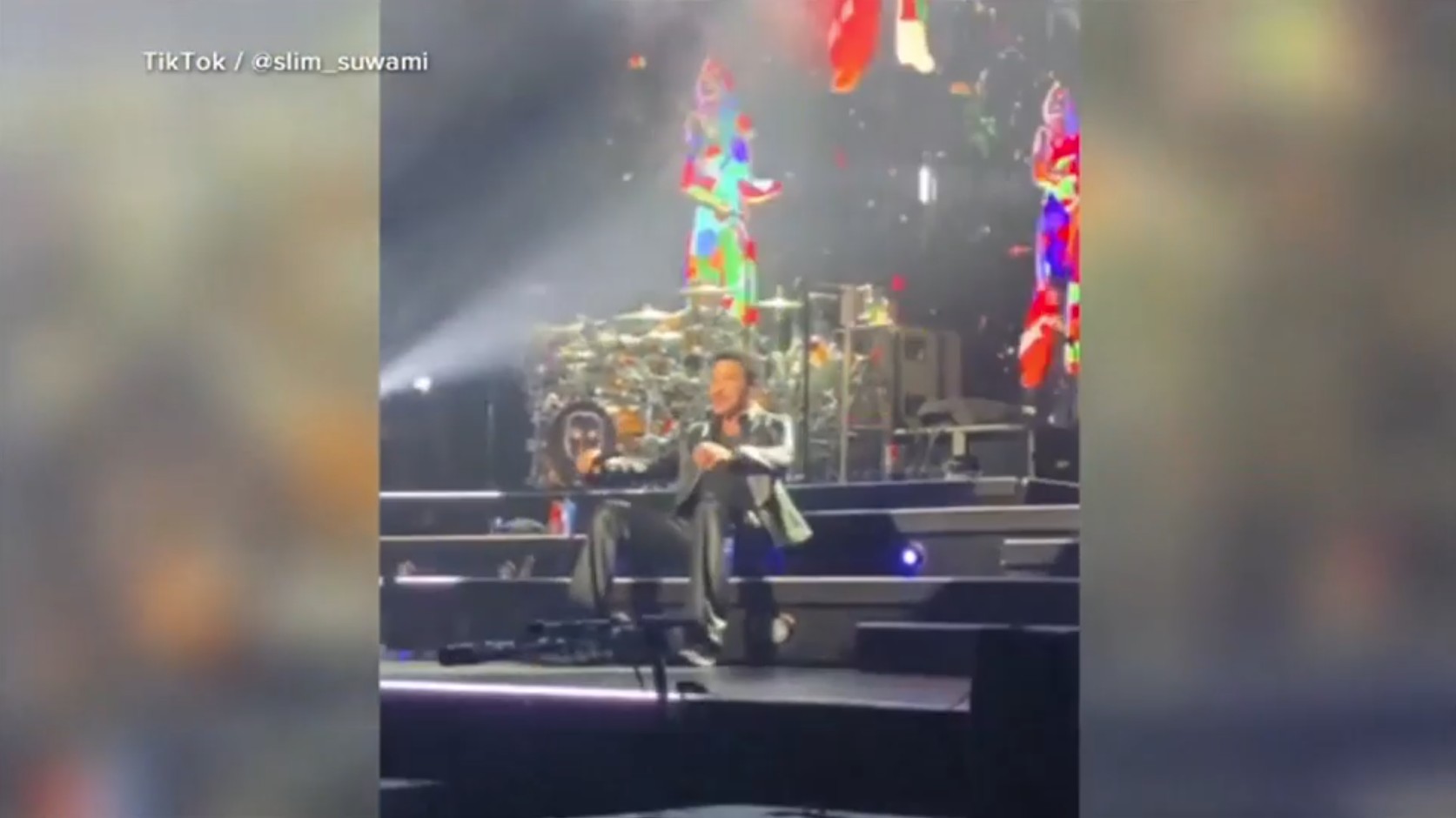 Lionel Richie cuts Minnesota concert short, postpones 2 others after feeling ‘dizzy’ on stage, sparking health concerns