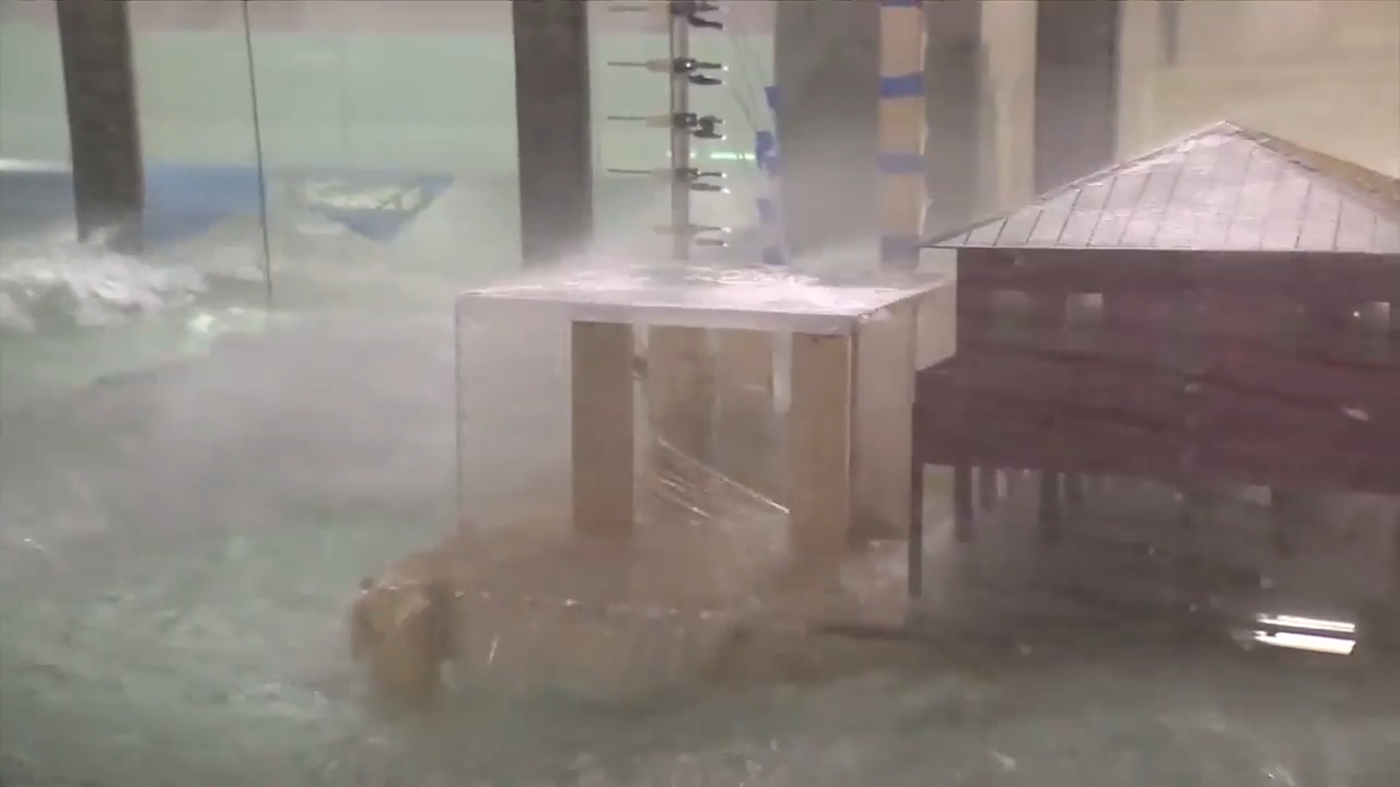 UM researchers test storm surge conditions on model homes in Key Biscayne