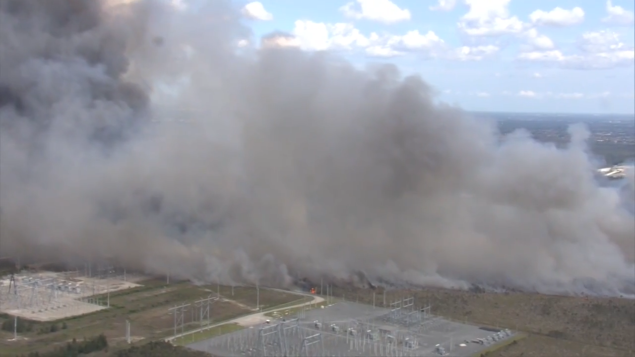 3-alarm brush fire in West Miami-Dade burns over 500 acres, 20% contained, Florida Forest Service says
