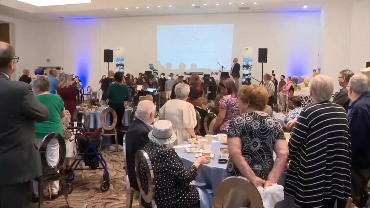 130 Holocaust survivors receive medal of honor in celebratory tribute by nonprofit in Cooper City