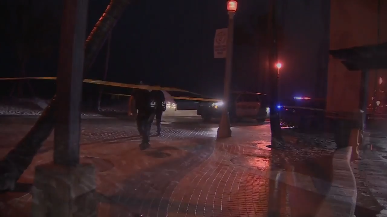 Woman dead after body washes ashore on Hollywood Beach; investigation underway