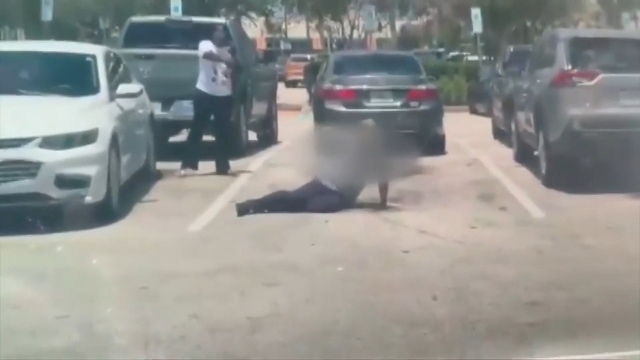 Cellphone, dashcam videos show moment woman fatally shoots man outside North Lauderdale Walmart over parking dispute - WSVN 7News | Miami News, Weather, Sports | Fort Lauderdale